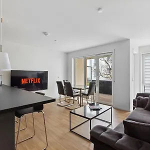 Eindrucksvolle Zwei-zimmer-wohnung Mit Balkon Und Grosser Kueche Apartment Leipzig